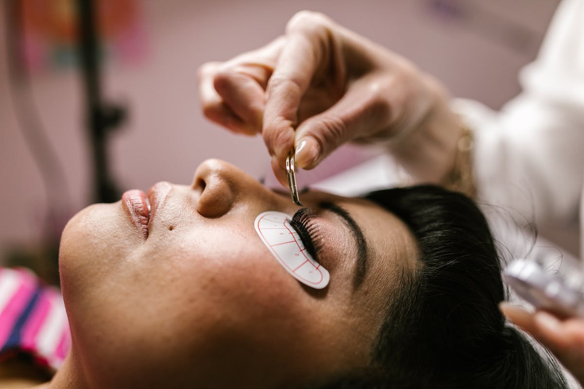 Volume lash technique