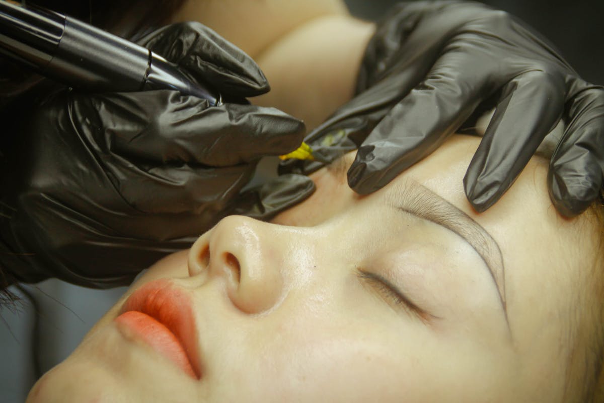 Eyebrow shading technique
